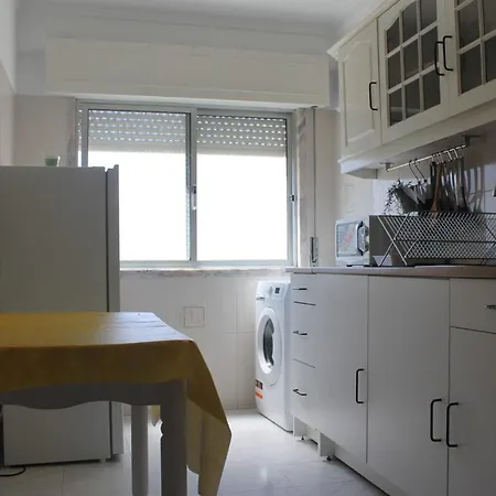 2br Queluz